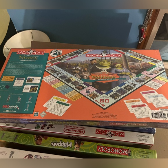 Shrek Monopoly - Picture 2 of 2